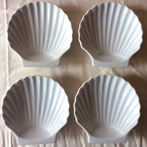 White Seashell plates (4) - Picture 1 of 7